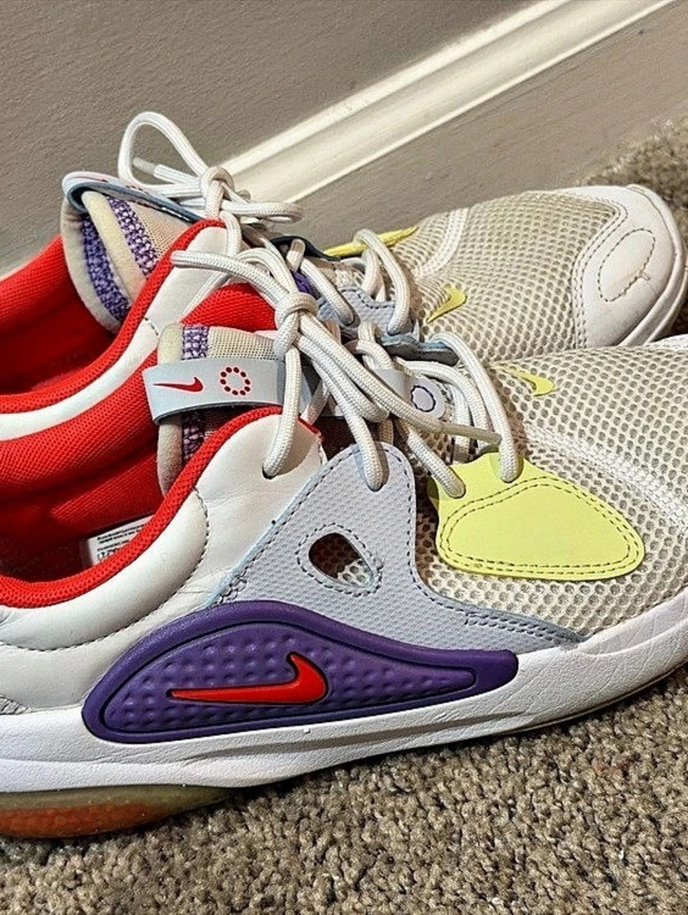Nike Air Max 720 Athletic Sneakers White & Yellow US 7